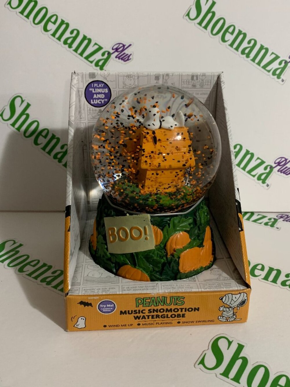 Peanuts Snow Globe Musical Swirl Snoopy Dog House Halloween Pumpkin Patch